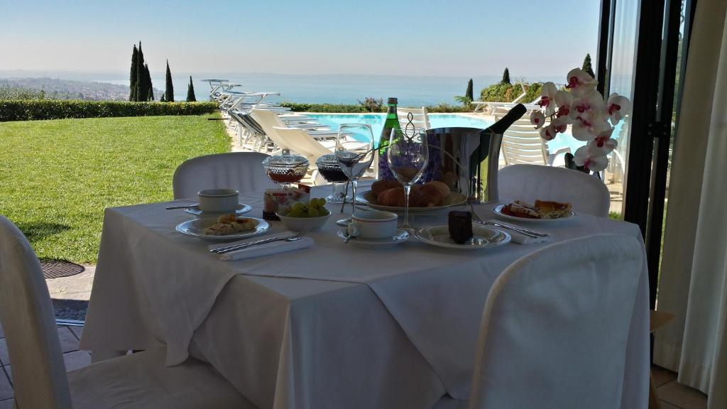 Valbella Hotel Bardolino Buitenkant foto